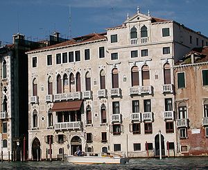 http://upload.wikimedia.org/wikipedia/commons/thumb/4/49/Venezia_-_Palazzo_Barbaro_sul_Canal_Grande.JPG/300px-Venezia_-_Palazzo_Barbaro_sul_Canal_Grande.JPG
